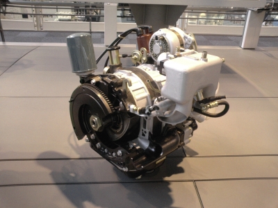 幻のトヨタロータリーエンジンです。